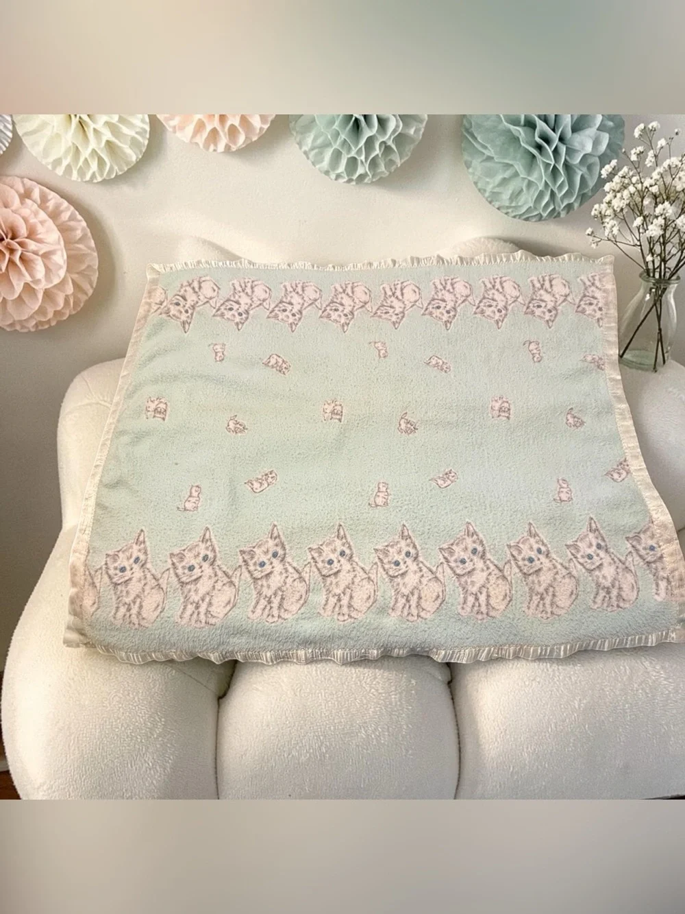 Vintage Green Baby Blanket Gray White Kitten Cats Blue Eyes Satin Trim Nursery